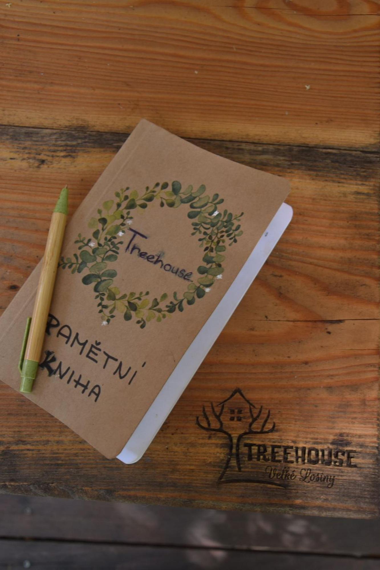 Treehouse Velke Losiny Luaran gambar